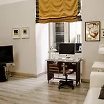 Отель Home&more Неаполь